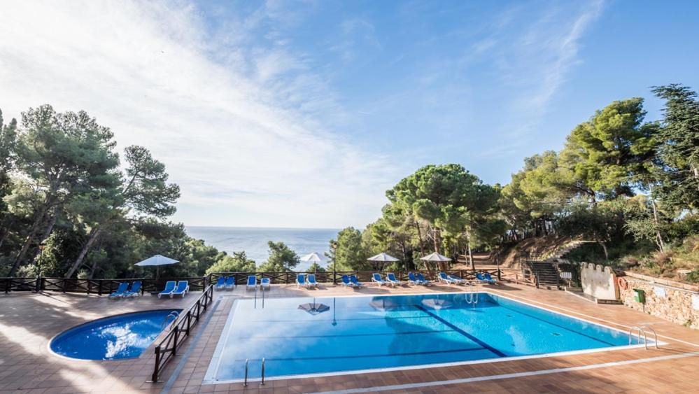 Camping Sunissim Cala Llevado 4 By Locatour Hotel Tossa de Mar Bagian luar foto