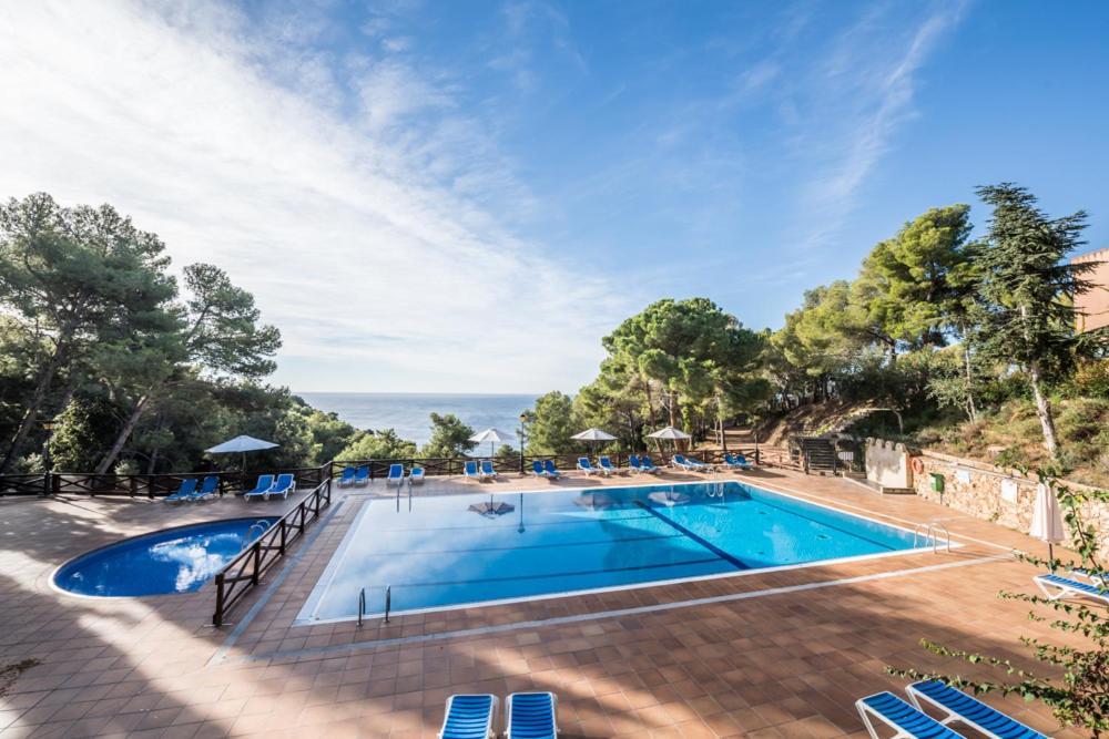 Camping Sunissim Cala Llevado 4 By Locatour Hotel Tossa de Mar Bagian luar foto